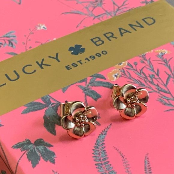 Lucky Brand flower stud earrings, gold tone, new - Picture 1 of 6